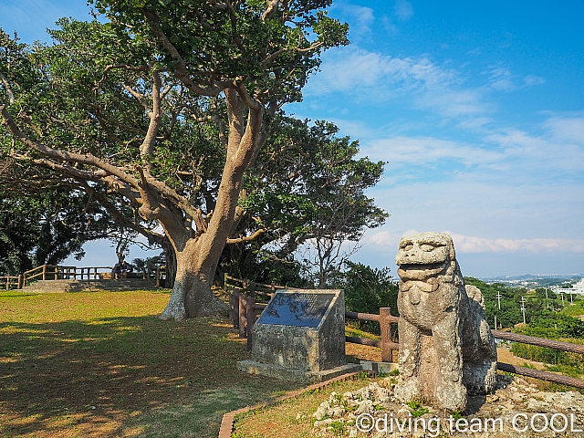 沖縄 富盛の石彫大獅子