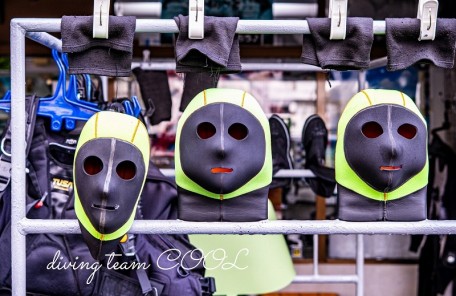 フードフルフェイス